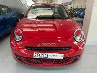Usata Fiat 600 La Prima 101 CV (74 kW) 2025 Rosso SUV
