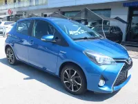 Usata Toyota Yaris Hybrid Style 73 CV (53 kW) 2018 Blu/azzurro Berlina