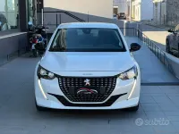 Usata Peugeot 208 Allure 102 CV (75 kW) 2022 Bianco Utilitaria