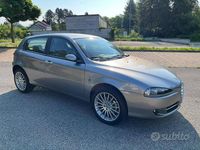 Usata Alfa Romeo 147 Distinctive 120 CV (88 kW) 2008 Grigio Utilitaria