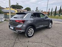 Usata VW T-Roc Style 110 CV (80 kW) 2023 Gray SUV