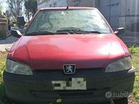 Usata Peugeot 106 50 CV (36 kW) 1998 Rosso Utilitaria