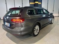 Usata VW Passat Highline 150 CV (110 kW) 2016 Grigio Station wagon