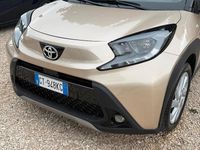 Usata Toyota Aygo X Trend 72 CV (52 kW) 2022 Oro SUV
