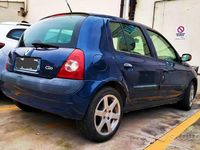 Usata Renault Clio II 100 CV (73 kW) 2001 Blu Berlina
