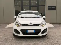 Usata Kia Rio 84 CV (61 kW) 2015 Bianco Berlina