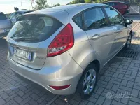 Usata Ford Fiesta Titanium 92 CV (67 kW) 2012 Grigio Berlina