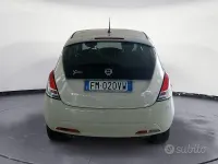 Usata Lancia Ypsilon Silver 95 CV (69 kW) 2017 Beige Utilitaria