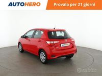 Usata Toyota Yaris Cool 72 CV (52 kW) 2020 Rosso Berlina