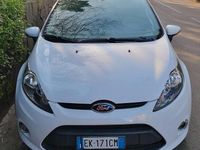 Usata Ford Fiesta Titanium 60 CV (44 kW) 2012 Bianco Utilitaria