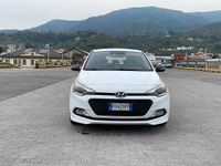 Usata Hyundai i20 82 CV (60 kW) 2016 Bianco Berlina