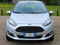 Usata Ford Fiesta 95 CV (69 kW) 2015 Grigio Berlina