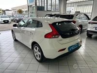 Gebraucht Volvo V40 120 PS (88 kW) 2017 Weiß Limousine