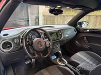 Usata VW Beetle Cabriolet Sportline 160 CV (117 kW) 2014 Rosso Cabrio