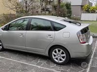 Usata Toyota Prius 113 CV (83 kW) 2004 Grigio Utilitaria