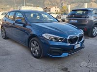 Usata BMW 118 Advantage 150 CV (110 kW) 2022 Blu/azzurro Utilitaria