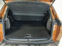 Usata Peugeot e-2008 Active 100 kW (136 CV) 2022 Arancione SUV