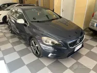Usata Volvo V40 R-Design Momentum 115 CV (84 kW) 2014 Bluazzurro Berlina