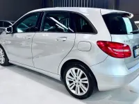 Usata Mercedes B180 122 CV (89 kW) 2012 Argento Utilitaria
