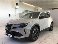 Usata Alfa Romeo Junior 114 kW (156 CV) 2025 Beige SUV