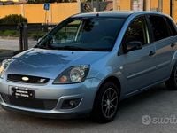 Usata Ford Fiesta Titanium 68 CV (50 kW) 2007 Blu Utilitaria