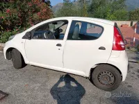 Usata Peugeot 107 68 CV (50 kW) 2009 Bianco Utilitaria