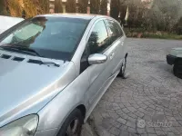 Usata Mercedes B180 109 CV (80 kW) 2005 Grigio Monovolume