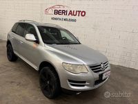 Usata VW Touareg 240 CV (176 kW) 2009 Grigio SUV
