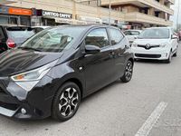 Usata Toyota Aygo Connect Style 72 CV (52 kW) 2020 Nero Utilitaria
