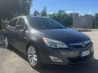 Usata Opel Astra Cosmo 110 CV (80 kW) 2011 Grigio Station wagon