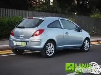 Usata Opel Corsa 75 CV (55 kW) 2009 Blu Utilitaria
