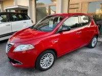 Usata Lancia Ypsilon Gold 69 CV (50 kW) 2012 Rosso Utilitaria