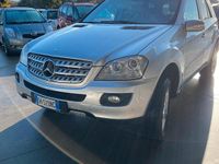 Usata Mercedes ML420 306 CV (225 kW) 2007 Grigio SUV