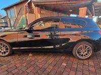 Usata BMW 114 102 CV (75 kW) 2012 Nero Utilitaria