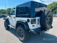 Usata Jeep Wrangler Sahara 200 CV (147 kW) 2014 Pure white pastello SUV