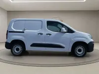 Usata Fiat Doblò 102 CV (75 kW) 2024 Bianco met Monovolume