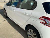 Usata Peugeot 208 Active 68 CV (50 kW) 2014 Bianco Utilitaria
