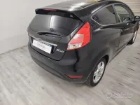 Usata Ford Fiesta Titanium 75 CV (55 kW) 2014 Nero Utilitaria