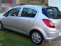 Usata Opel Corsa 65 CV (47 kW) 2009 Grigio Utilitaria