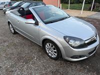 Usata Opel Astra Cabriolet Cosmo 116 CV (85 kW) 2008 Argento Cabrio