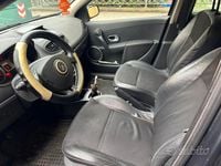 Usata Renault Clio II 75 CV (55 kW) 2007 Bianco Berlina