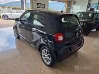 Usata Smart ForFour 71 CV (52 kW) 2015 Nero Utilitaria