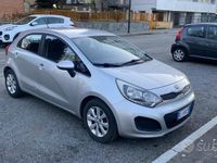 usata Kia Rio 1.1 crdi 130.000km trattabile euro 5