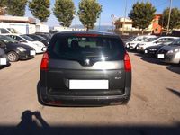 Usata Peugeot 5008 Premium 110 CV (80 kW) 2010 Bianco Monovolume