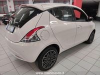 Usata Lancia Ypsilon Gold 69 CV (50 kW) 2021 Beige Utilitaria