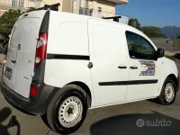Usata Renault Kangoo 75 CV (55 kW) 2011 Bianco Monovolume