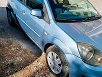 Usata Ford Fiesta Ghia 68 CV (50 kW) 2007 Grigio Utilitaria