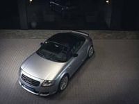 Begagnad Audi TT Sport 240 HK (176 kW) 2006 Silver Sportkupé