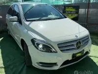 Usata Mercedes B180 Premium 109 CV (80 kW) 2016 Bianco Monovolume