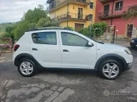 Usata Dacia Sandero Stepway 90 CV (66 kW) 2014 Bianco Berlina